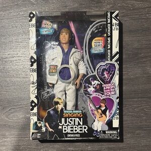 Justin Bieber Special Edition Doll - White & Purple Stage Outfit